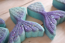 Load image into Gallery viewer, Mermaid Tail Bath Bomb