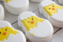 Load image into Gallery viewer, Chick-a-Dee Bath Bomb